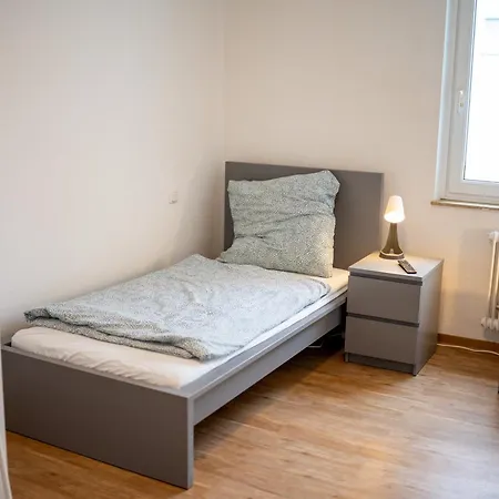 Monteurwohnung Mit Top-anbindung - Atrium * 普丰斯塔特