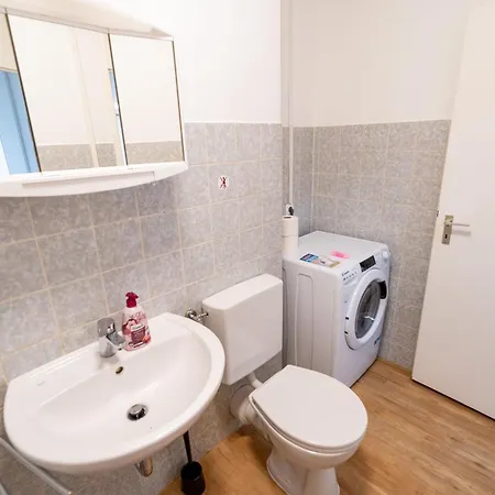 Monteurwohnung Mit Top-anbindung - Atrium * Pfungstadt