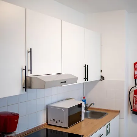 Monteurwohnung Mit Top-anbindung - Atrium * 普丰斯塔特